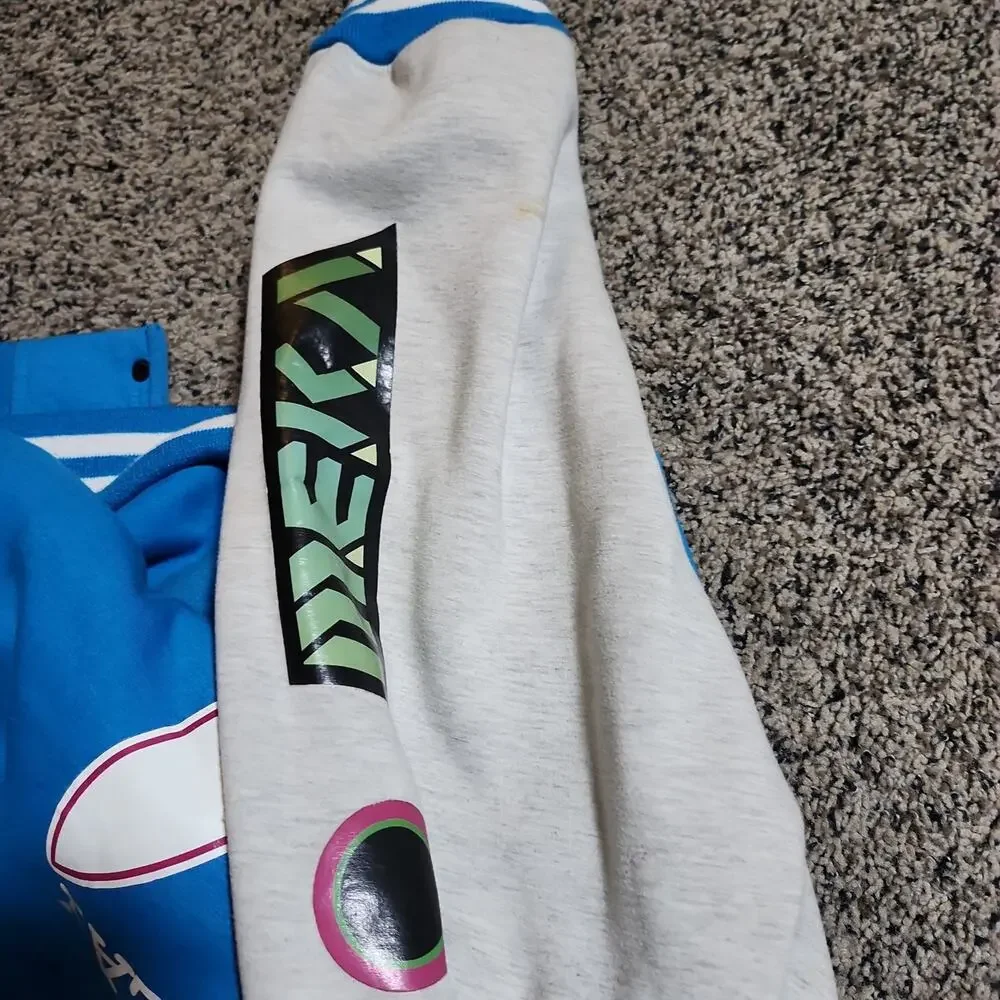 Overwatch Button Jacket - Picture 4 of 4